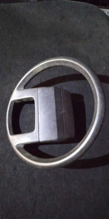 Volante Renault 9 (L42_)