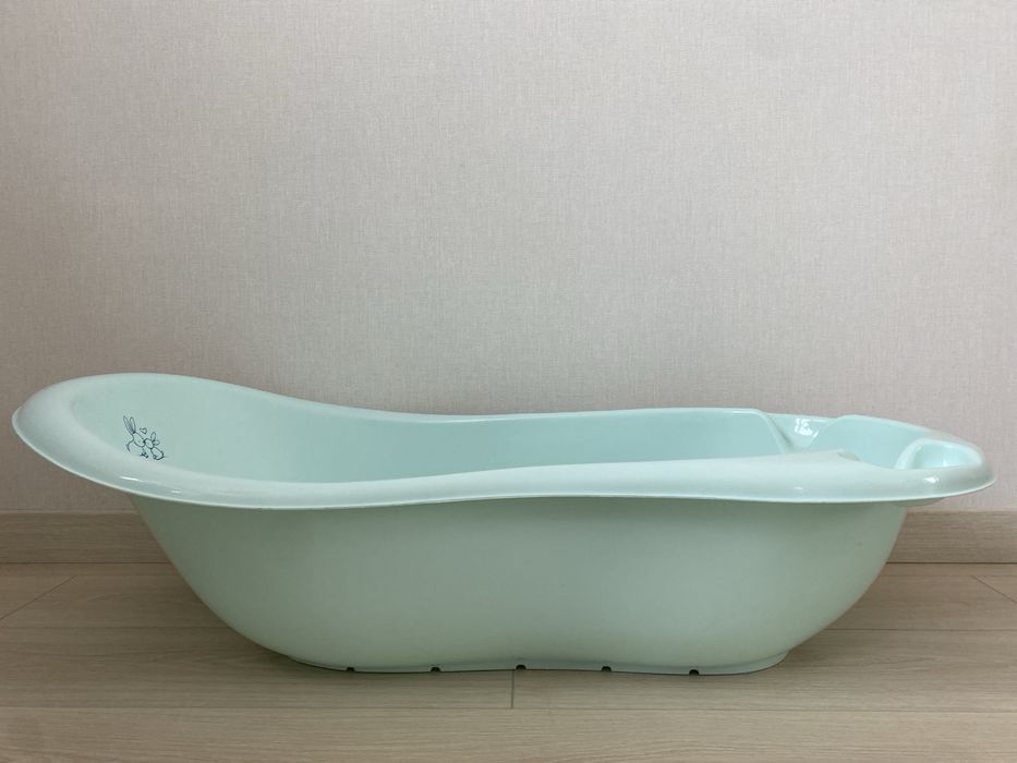 Велика дитяча ванночка з клапаном зливу блакитного кольору