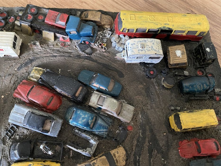 DIORAMA  , makieta  - złomowisko samochodów