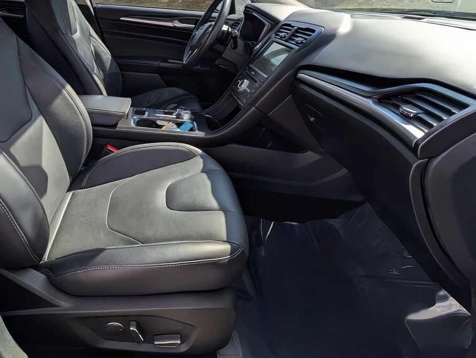 Ford Fusion Titanium      2018