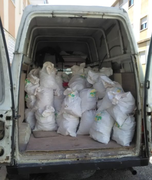 CARRINHAS e CONTENTORES p/recolha de entulho de obra e lixo misturado