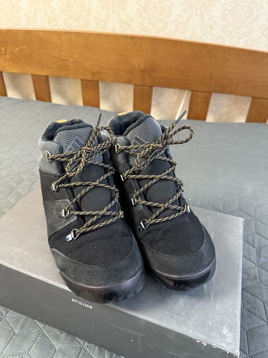 Adidas зимові черевикі 37 розмір