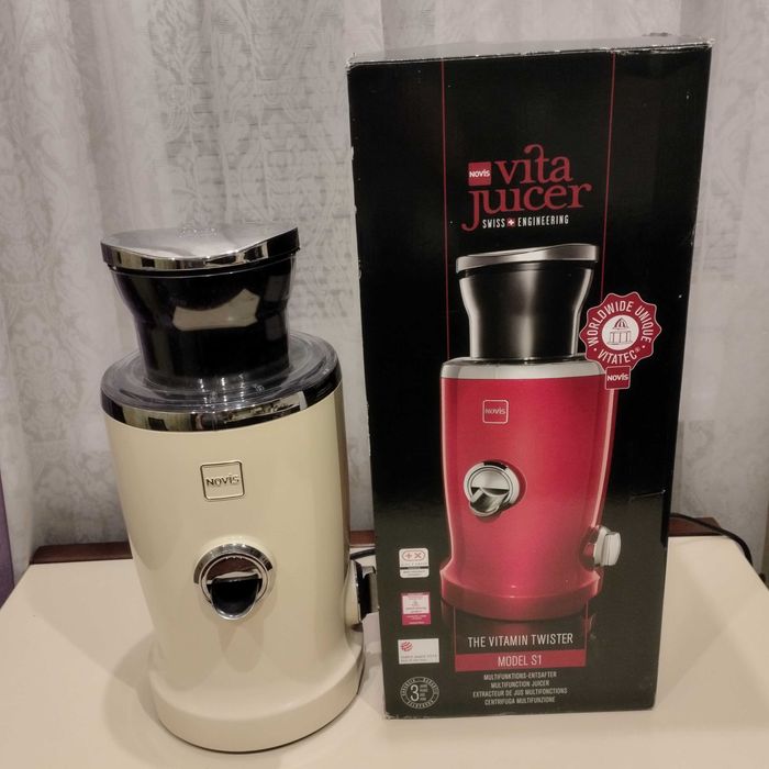 Соковыжималка , фрешница, соковитискач Novis (Швейцария)