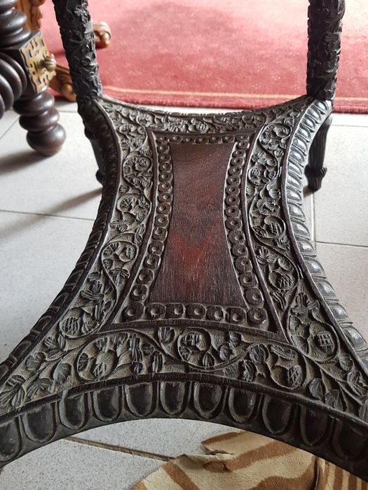 Mesa de apoio indo português antiga