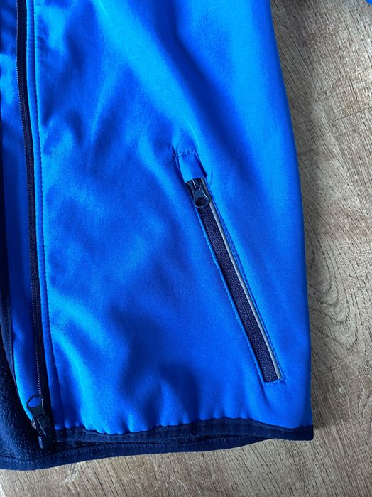 Kurtka softshell niebieska 134-140