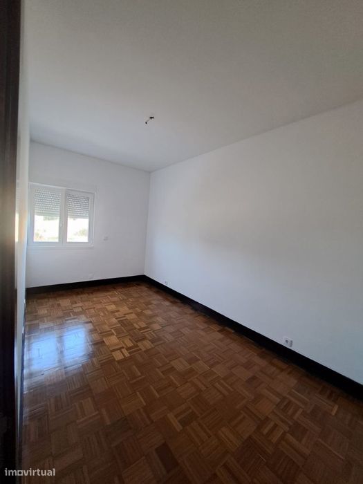 T2 Arrendamento Restelo