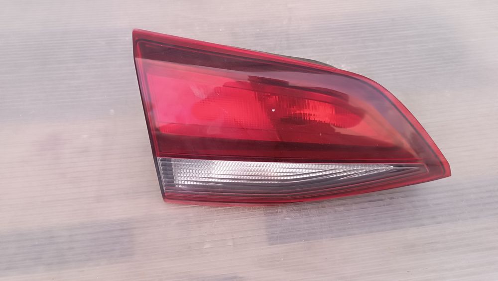 Vendo farolim dá mala Esq de Opel Astra K ano 2015