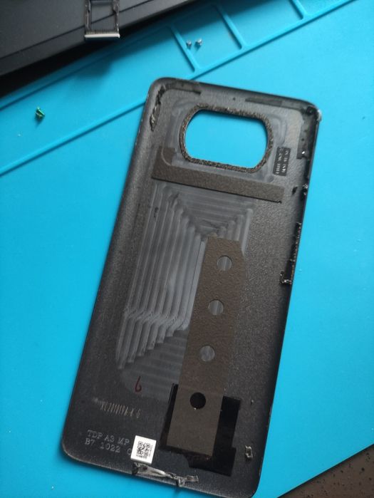 POCO X3 NFC, Tylna klapka.