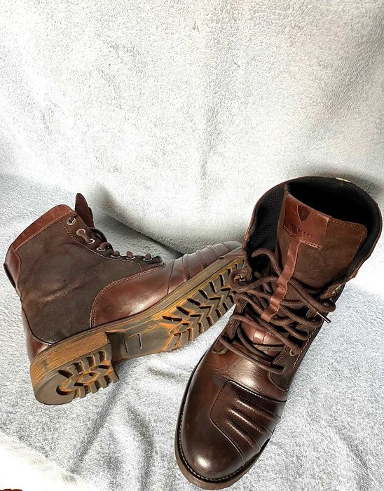 Botas couro Revit