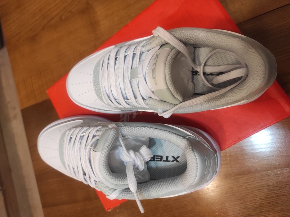 Продам класні кросівки Xtep