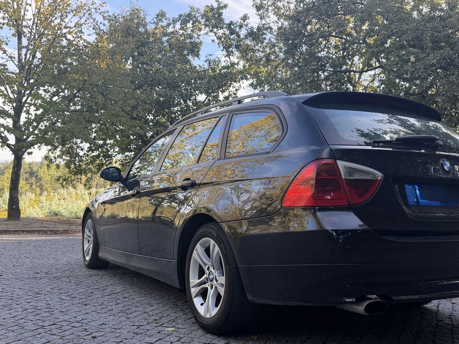 BMW E91 318D.