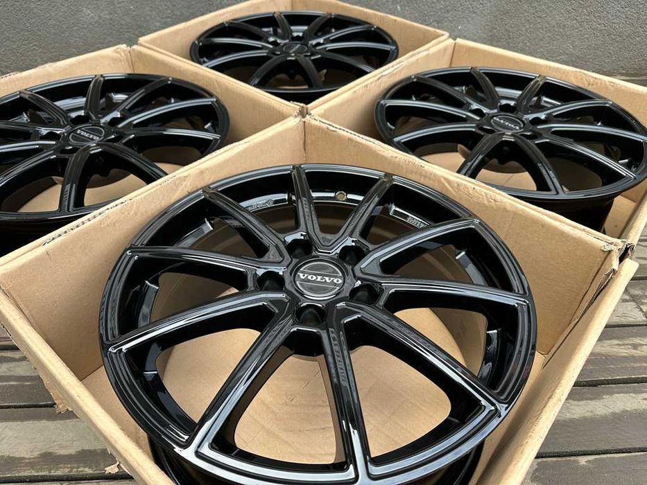 Felgi 17cali Volvo C30 S40 S60 S80 V40 V60 V70 5x108 ET45 nr7078
