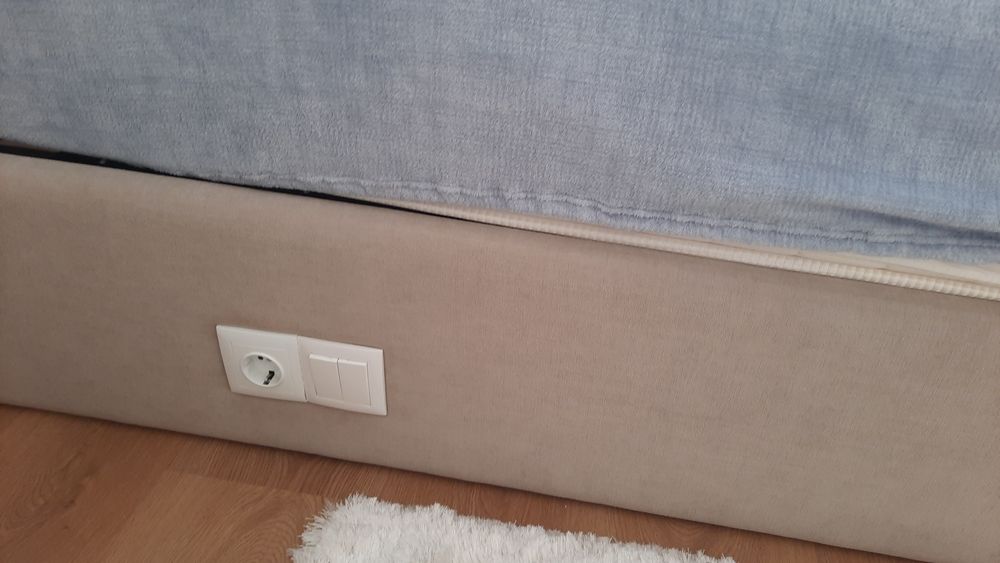 Cama de casal king moderna