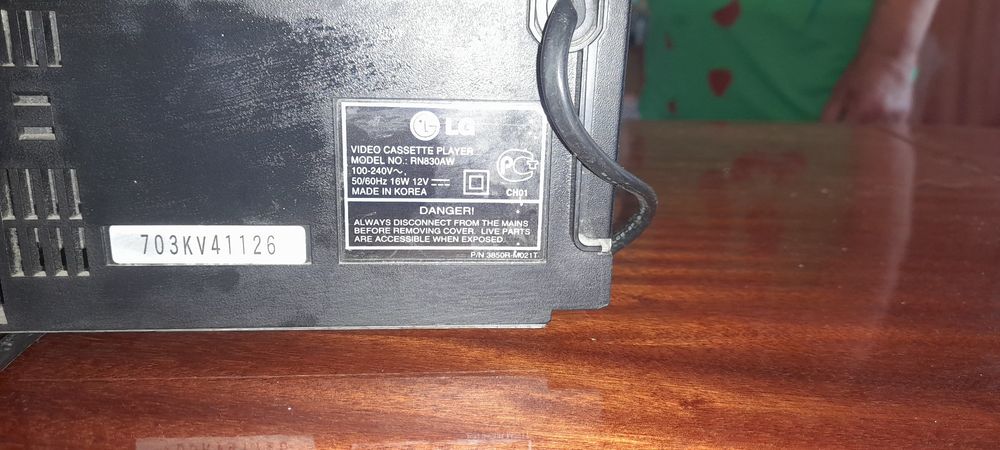 Продам касетний відео плеєр з відтворенням в системі NTSC із записом