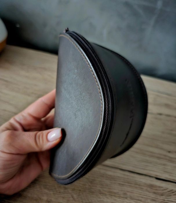 Brązowe etui na okulary Gianfranco Ferré