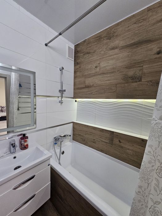 Погодинно в різних районах міста