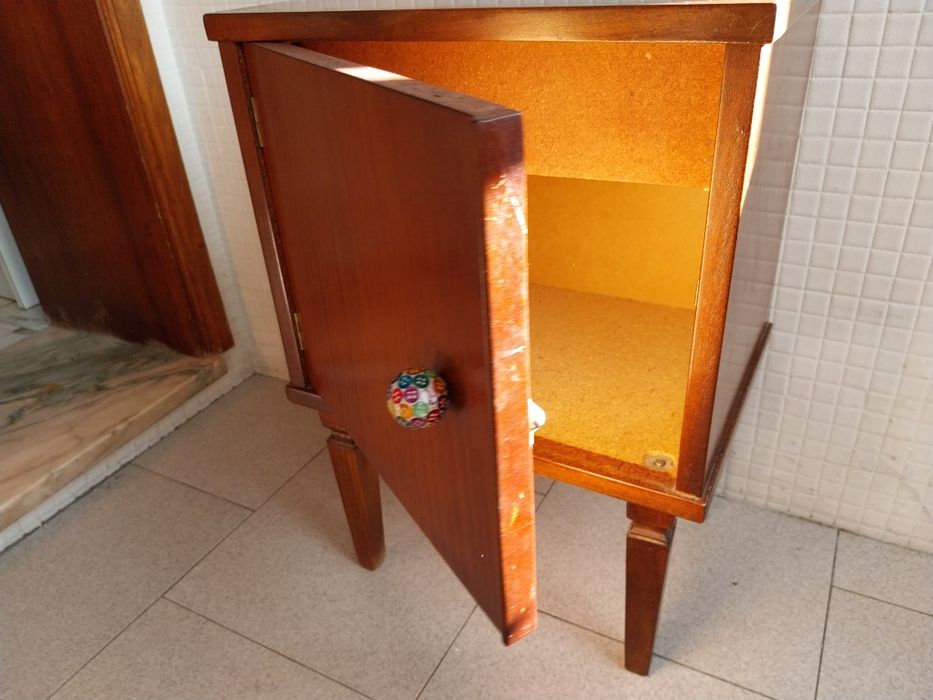 Mesinha de cabeceira vintage