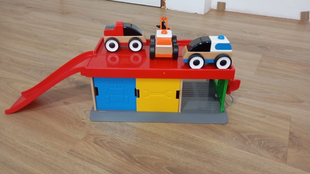 Garagem com 3 carros - Lillabo