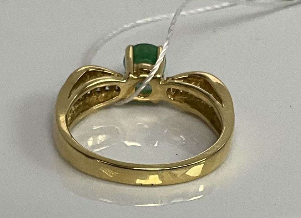 #перстень # золото 750 #размер 17,5#изумруд# бриллианти#