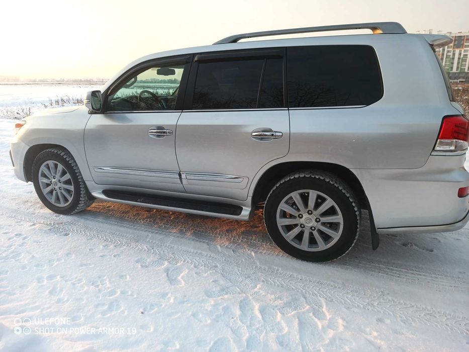 продам Лексус 570