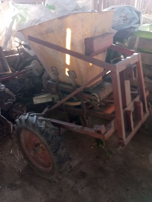 Siewka kos i inne maszyny rolnicze