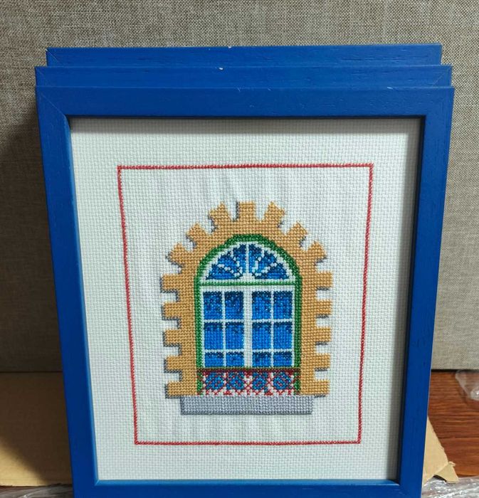 Quadros bordados em ponto cruz