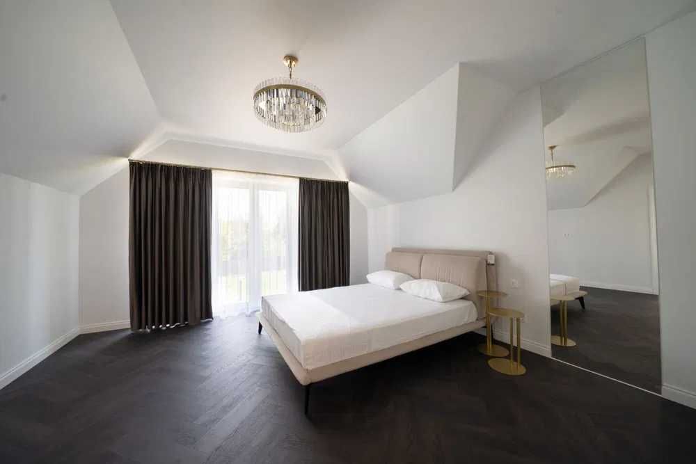 73 VIP будинок з теплим басейном банкетним залом для свят Віта поштова