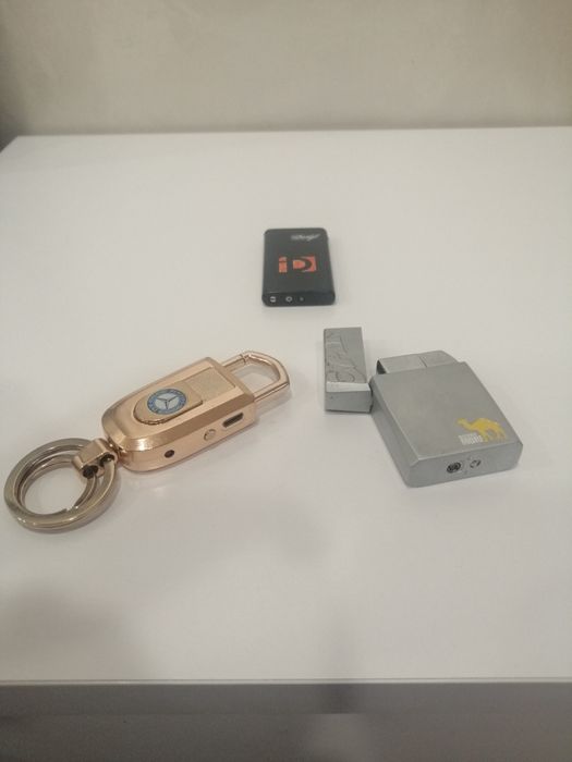 Зажигалка з брелком