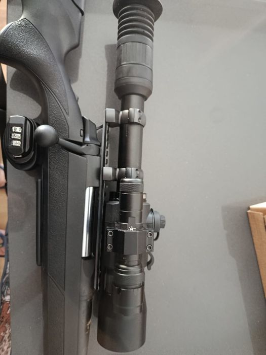 Mira nocturna youkon 4.5 em mt bom estado.