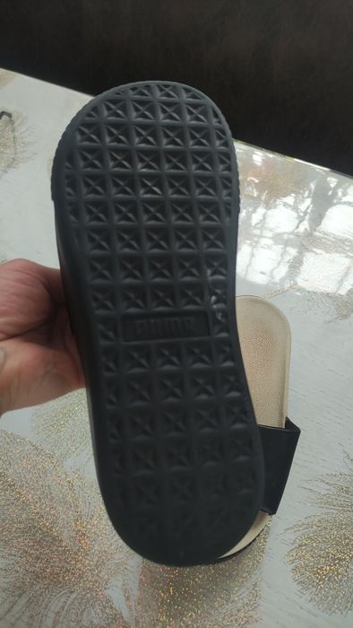 Шкіряні шльопанці