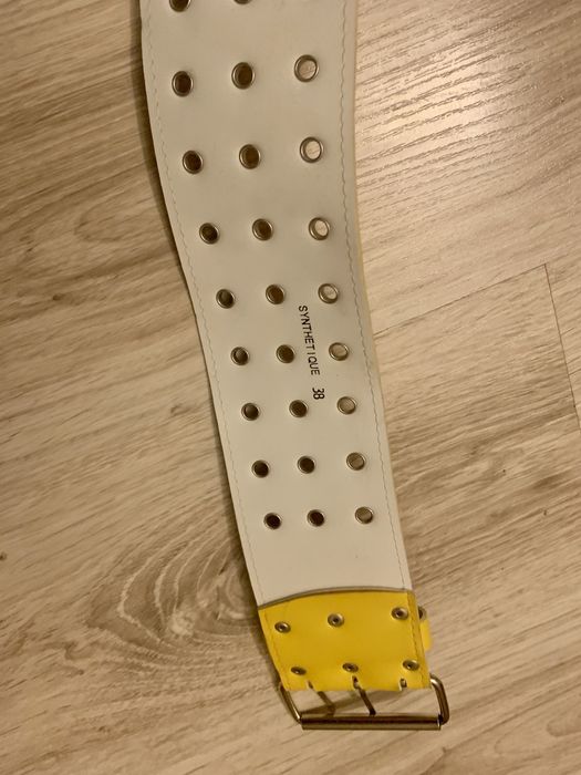 Pasek żółty