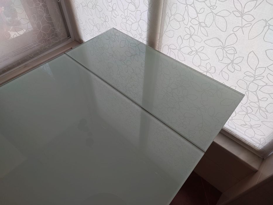 Mesa cozinha em vidro temperado e extensível