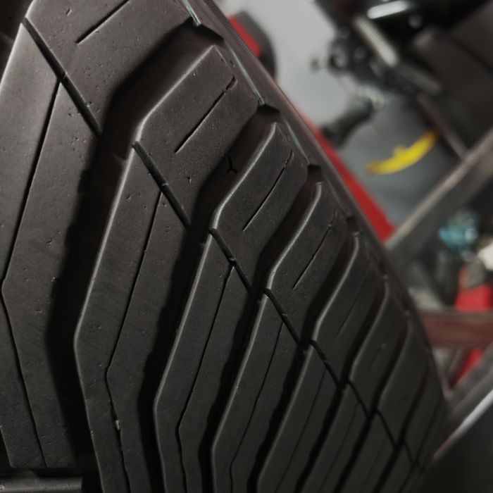 235/55/19 XL Michelin Cross Climate 2
