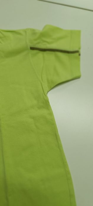 T-shirt criança. Cor verde para 8 anos