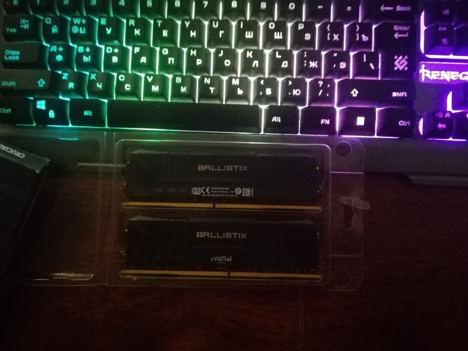 Оперативная память Crucial Ballistix DDR4-3000