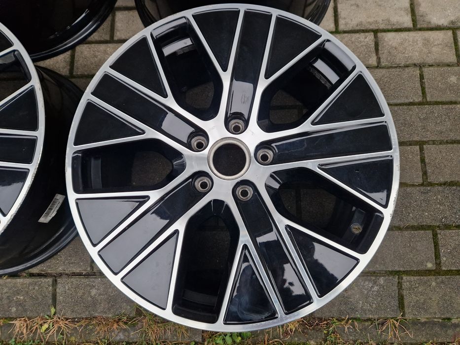 Felgi PORSCHE TAYCAN TURBO 20" 9J3 Porsche Panamera 971 972