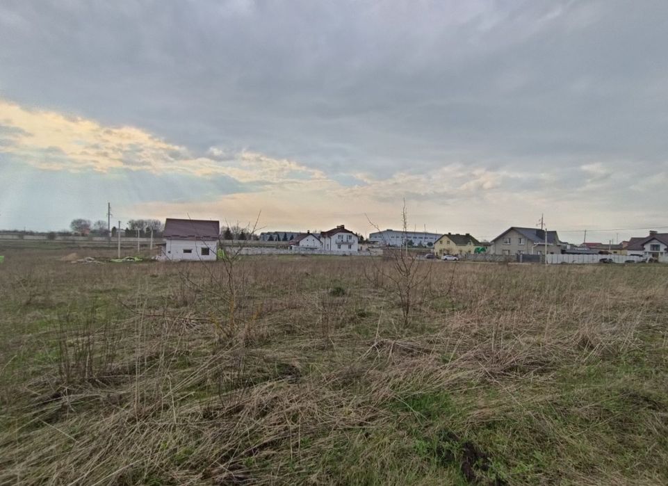 Земельна ділянка на трасі Київ-Чоп площею 6 соток