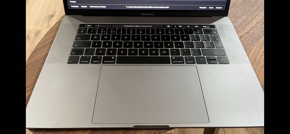 MacBook Pro 15” 2018 i7 16GB RAM 256GB SSD – A1990