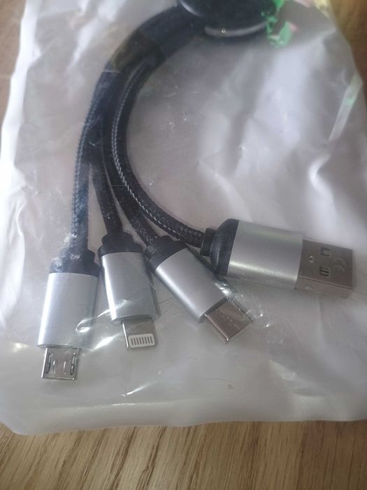 Uniwersalny kabel na USB z wieloma wejściami