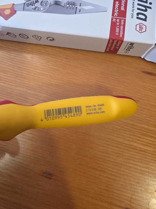 Szczypce uniwersalne Wiha 8w1 izolowane 1000V dla elektryków