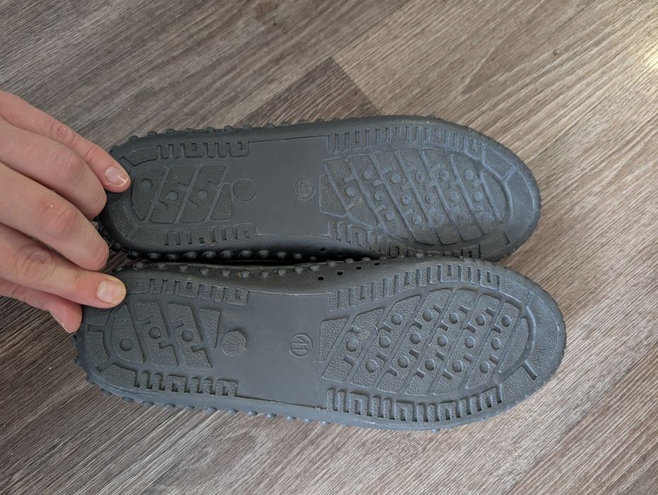 Аквашузи, шльопанці для басейну