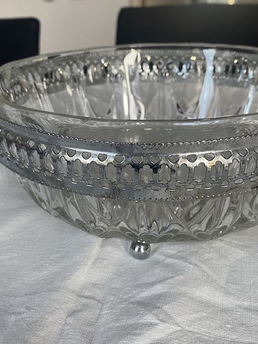Taça em cristal com alça e encaixe lateral em casquinha