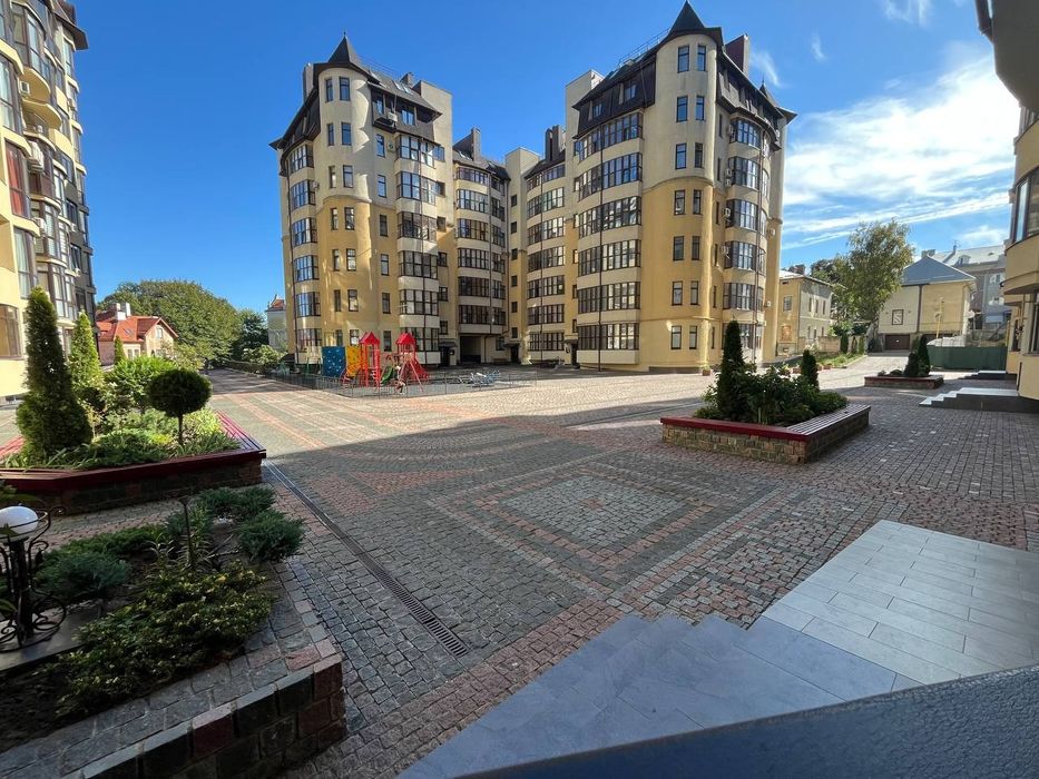 Здається VIPновобудова в центрі міста 2кімн.+кухня студія паркова зона