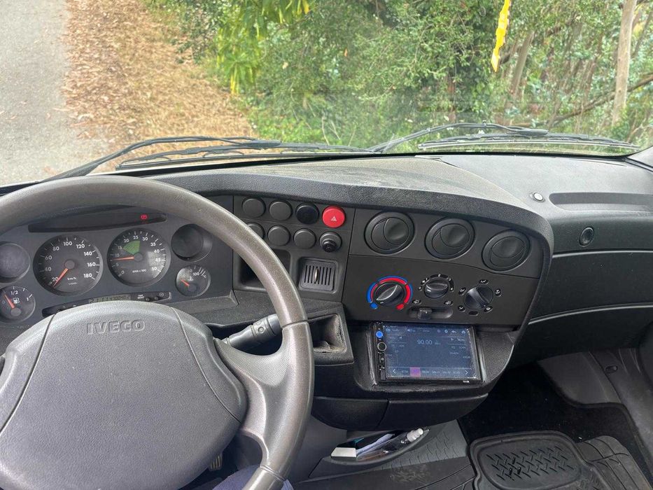 Iveco caixa aberta