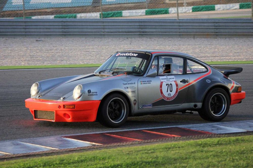 PORSCHE 911 3.0 RS Spec – FIA Passaporte #297