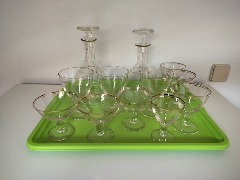 Conjunto de taças e jarra- lote 25,00