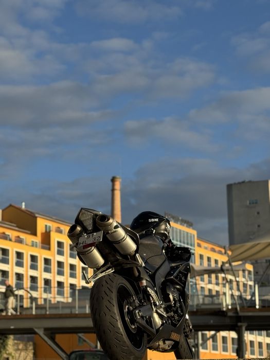 Yamaha R1