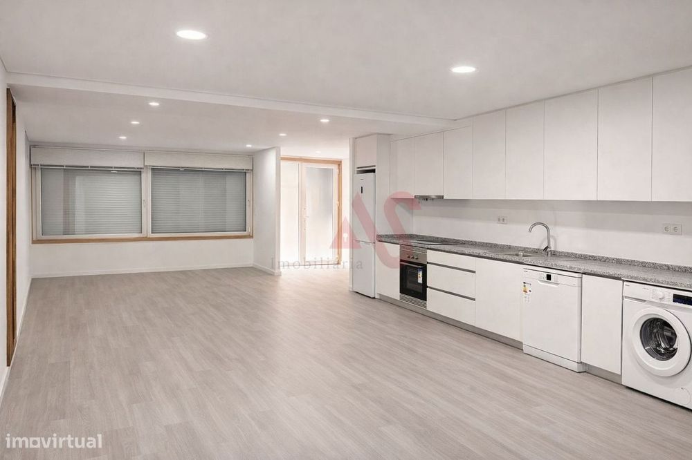 Apartamento T3 Totalmente Remodelado | Em Frente ao Parque Ribeirinho