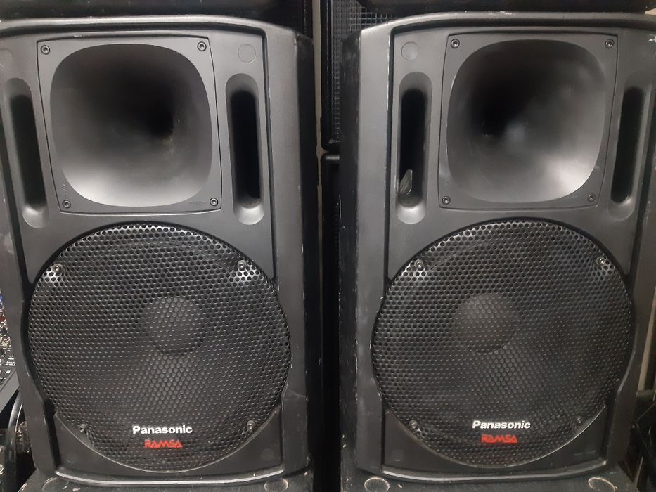 Mesa amplificada e colunas