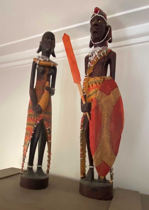 Figuras em madeira maciça, 60cm de altura